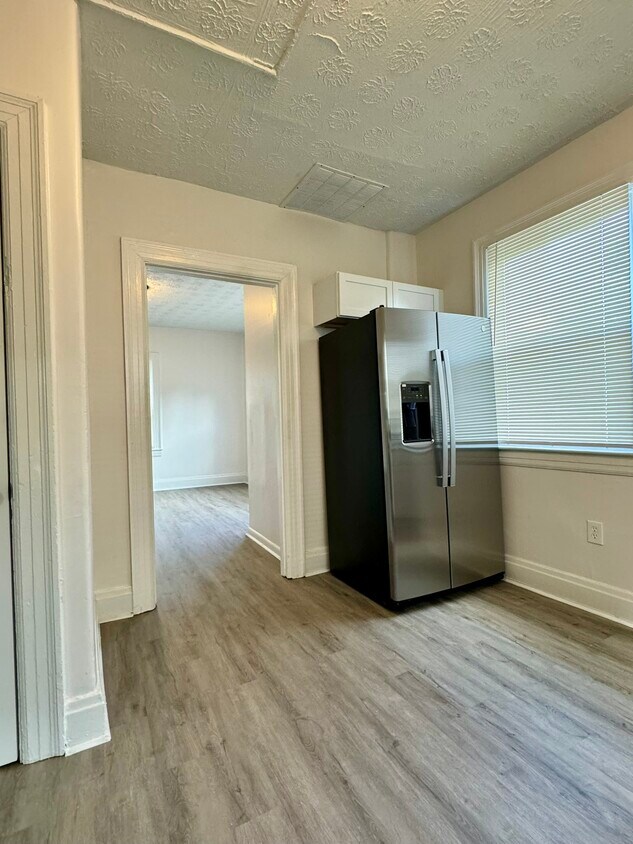 Foto principal - 647 S 38th St
