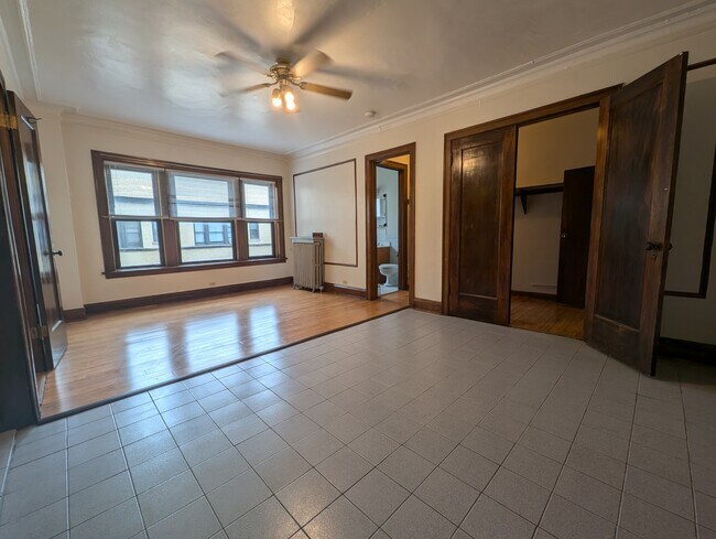 Building Photo - 5481 S Cornell Ave