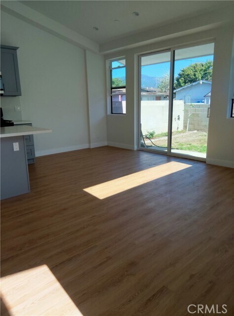 Foto del edificio - 747 Forestdale Ave