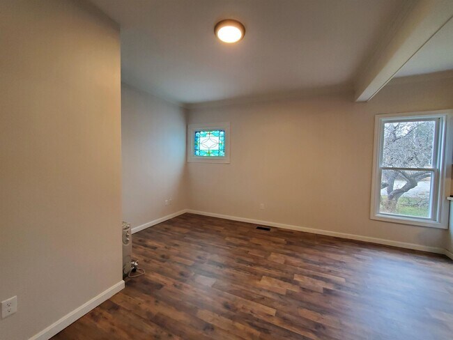 Building Photo - 17 Canaan St