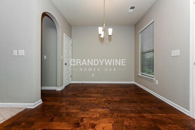 Foto del edificio - 230 Emporia Loop