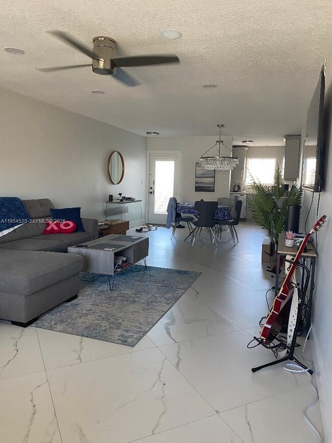 Building Photo - 100 Waterway Dr S