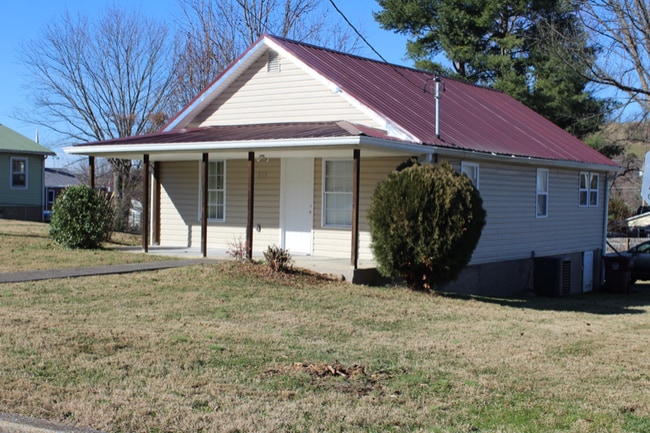 Building Photo - 215 Bettie St