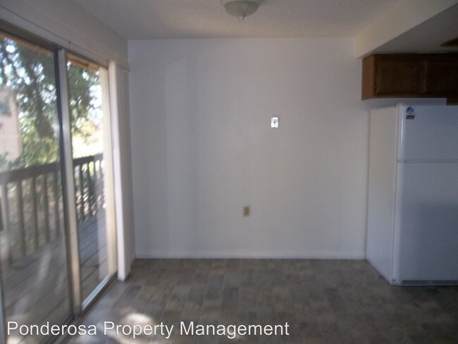 Building Photo - 5517 Paloma Ave