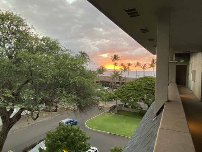 Vista al mar desde la puerta principal - 3706 Lower Honoapiilani Rd