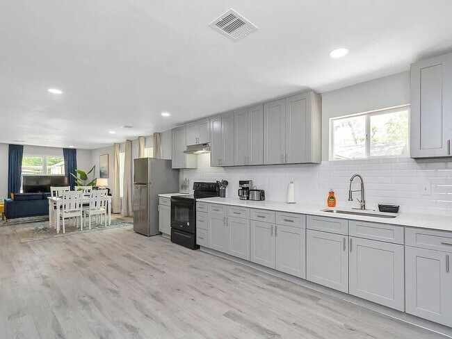 Foto del edificio - 3413 Mt Pleasant St