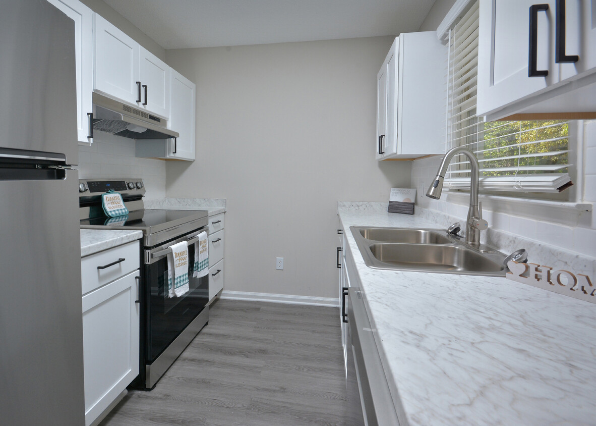 Cocina recientemente renovada en Sherrill Place Apartments High Point NC - Sherrill Place