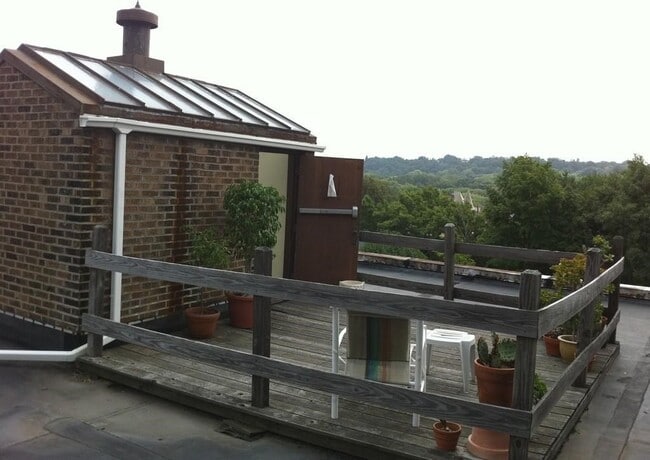 Building Photo - 8 Colliston Rd