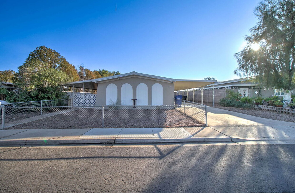 Primary Photo - 2127 N St