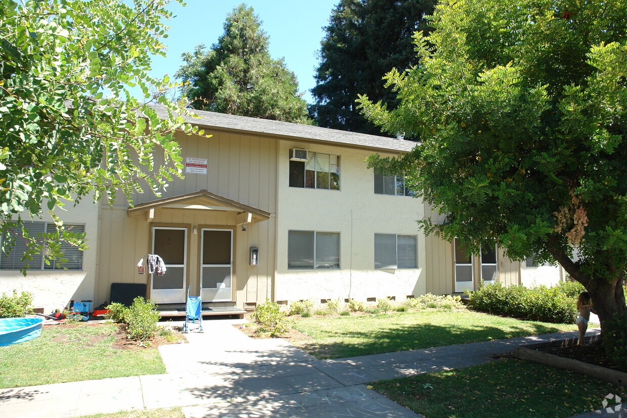 Building Photo - 1133 Carlsbad Dr
