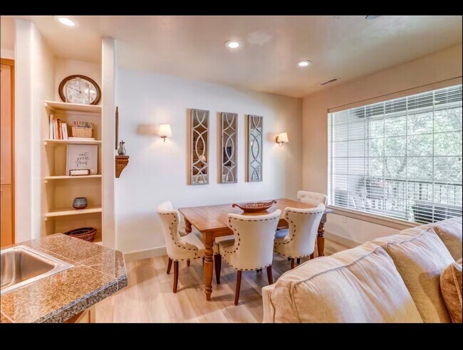 Foto del edificio - 1294 E Winding Creek Dr