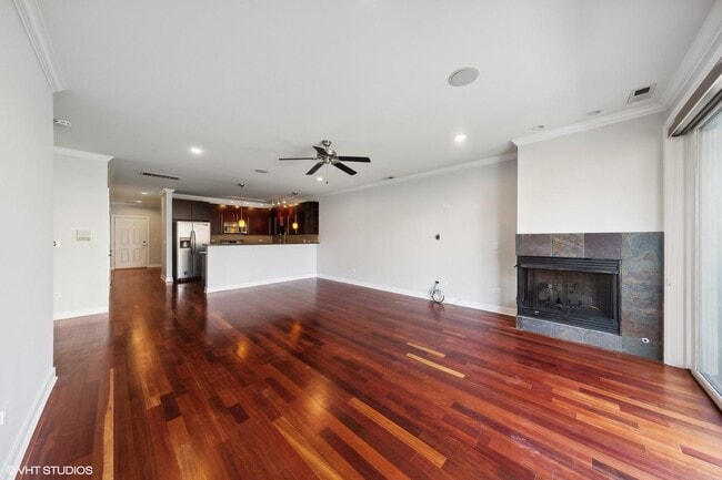 Building Photo - 825 N Hudson Ave