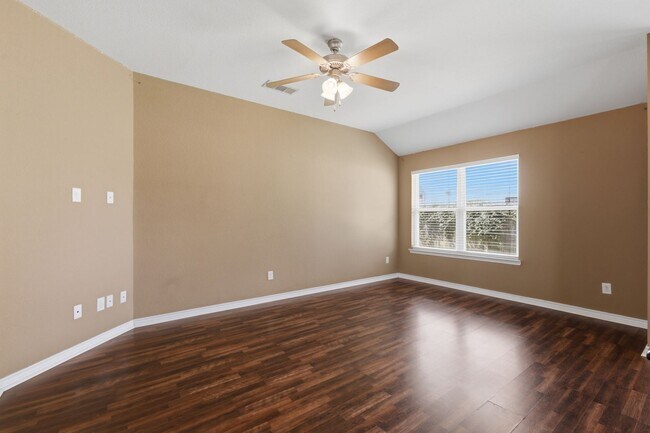 Foto del edificio - 2484 Horse Shoe Dr