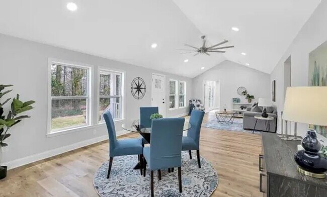 Foto del edificio - "Charming 3-Bed, 2-Bath Retreat with 1700 Sq. Ft. of Comfort in Simpsonville, SC!"