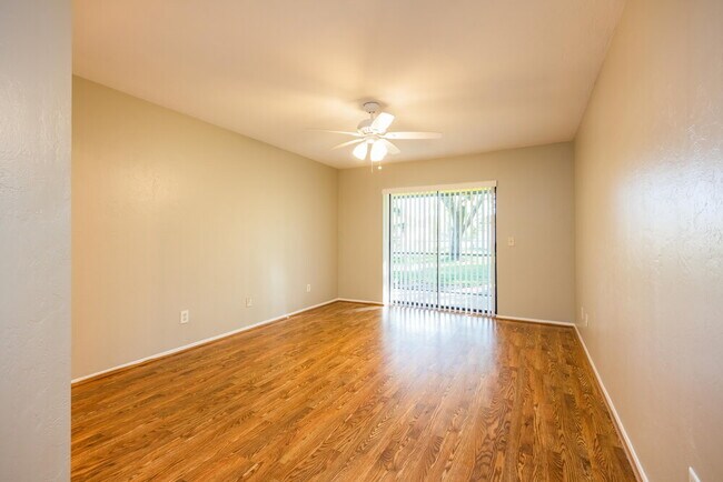 Foto del edificio - 817 SW 9th Ave