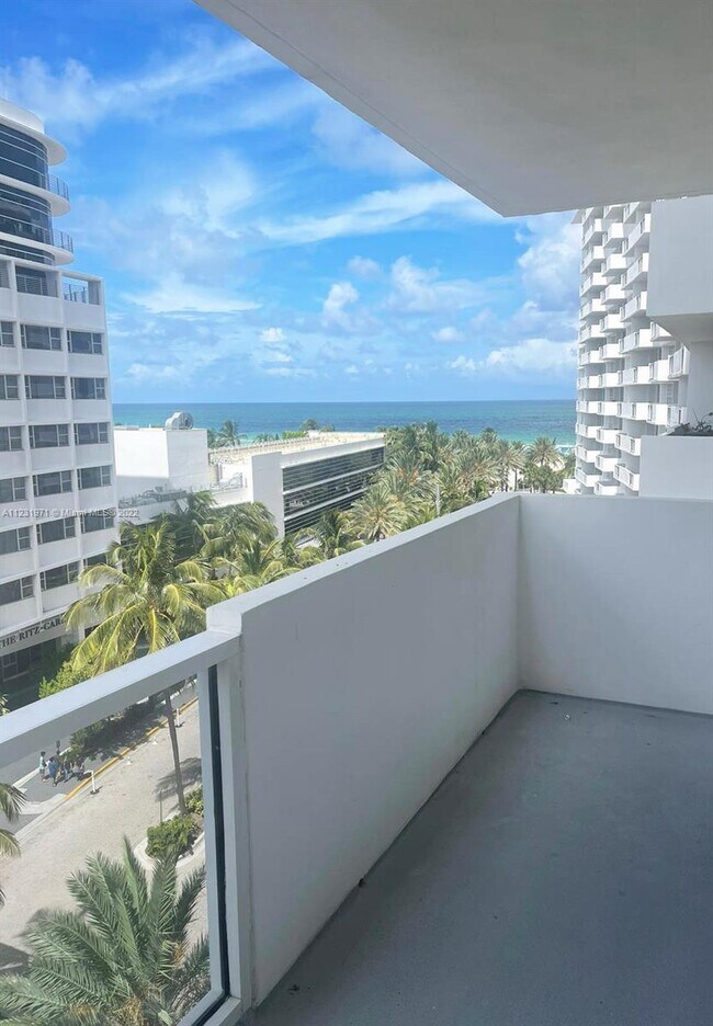 Foto del edificio - 100 Lincoln Rd