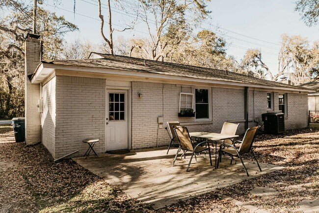 Foto del edificio - 3-Bedroom with 2 Full Baths Home in Charleston – Spacious 1,752 Sq
