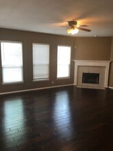 Building Photo - 983 Calico Garden