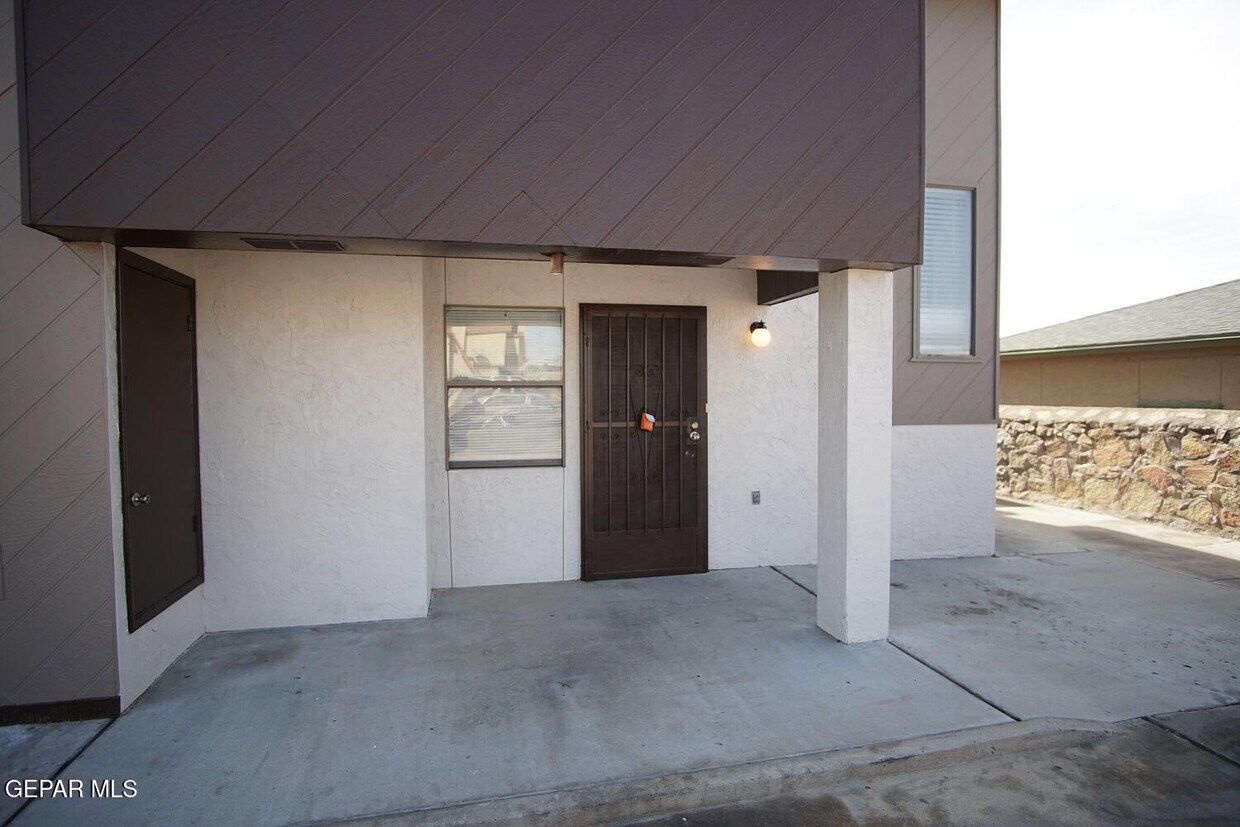Primary Photo - 11604 Gordon Bays Way