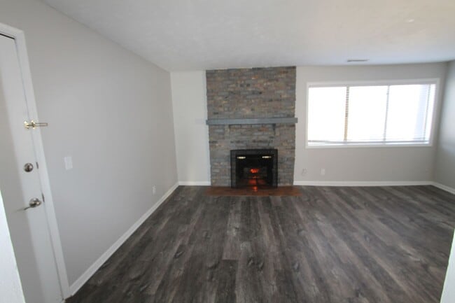 Interior Photo - Briggs Point