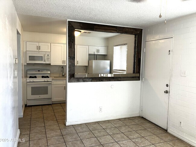 Foto del edificio - 3128 W Pima St