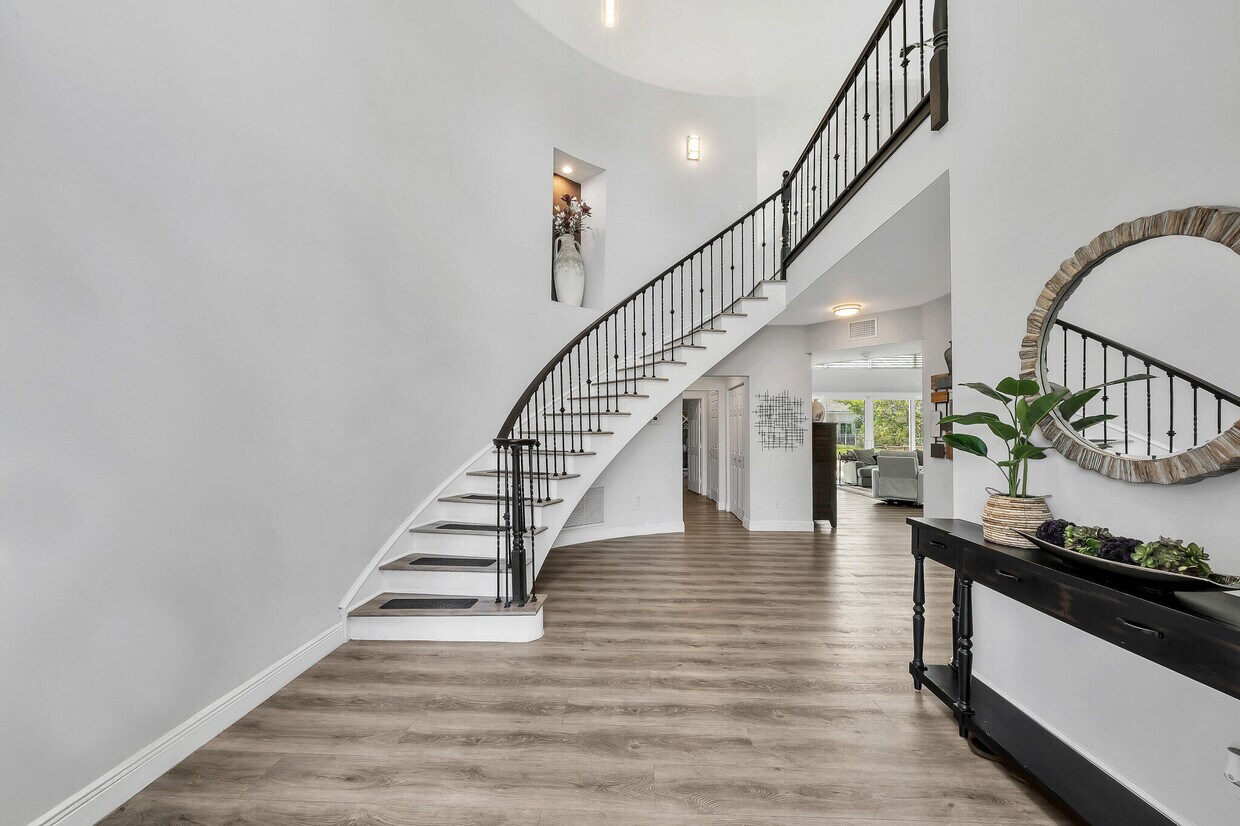 Foto principal - 23281 Butterfly Palm Ct