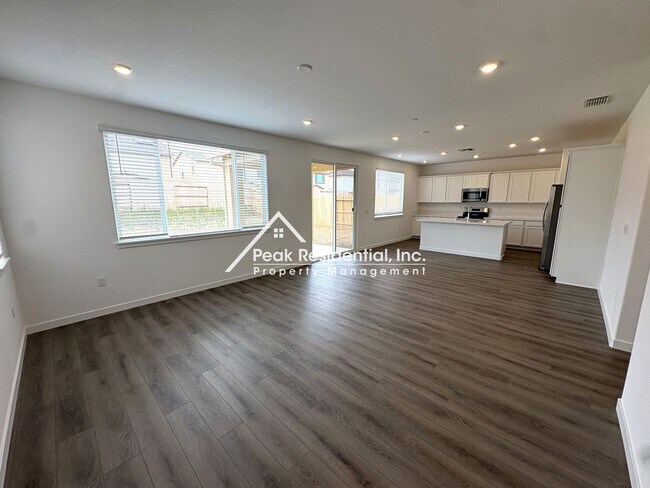 Foto del edificio - Brand New 3bd/2.5 Rancho Cordova Home With Loft-Must See!