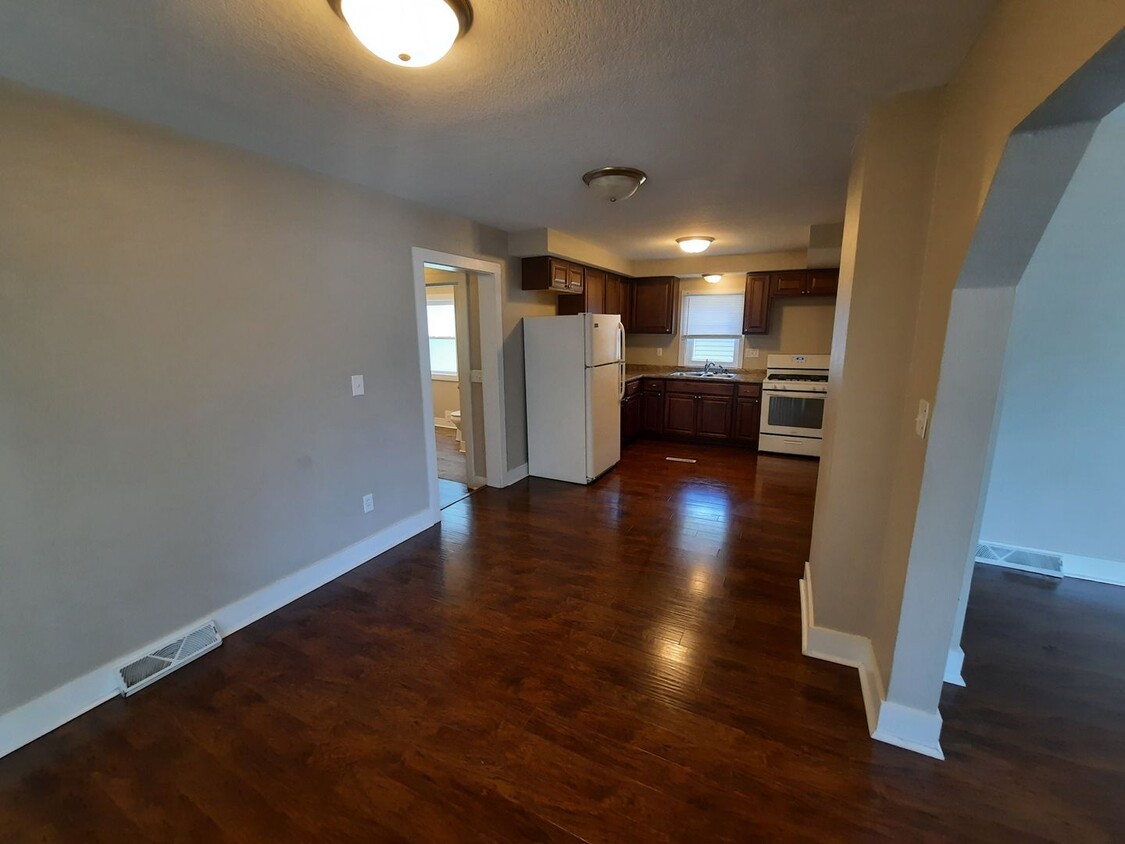 Foto principal - 3 Bedroom, 2 Bathroom Home with 1+ car att...