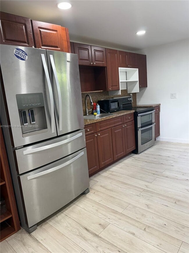 Building Photo - 8101 SW 94th Ct