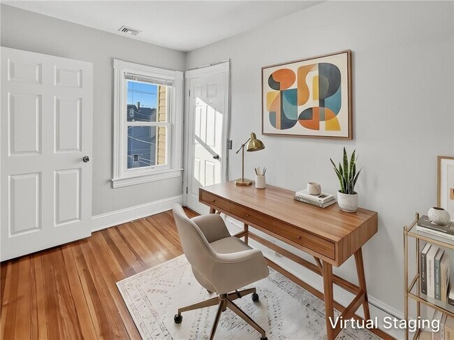 Foto del edificio - 358 Weeden St