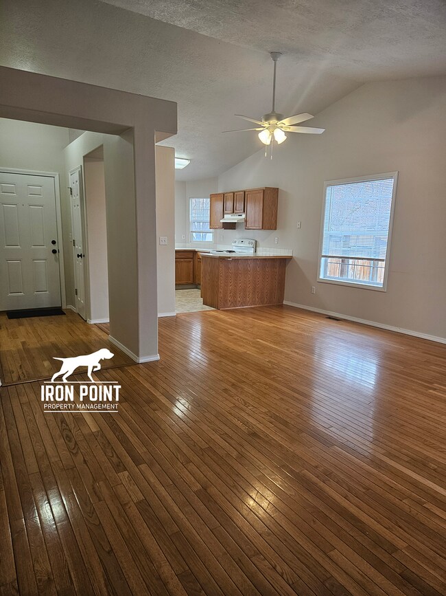 Foto del edificio - Candlestick Park Sub-3bed/2bath w/2 car ga...