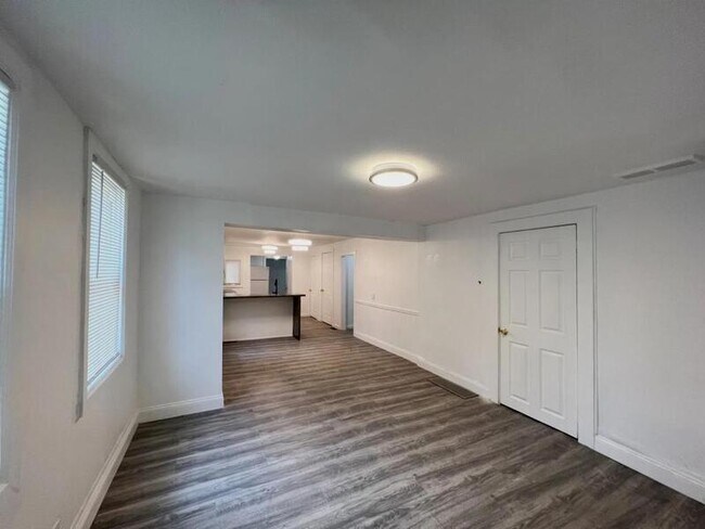 Building Photo - 157 Dr Samuel McCree Way