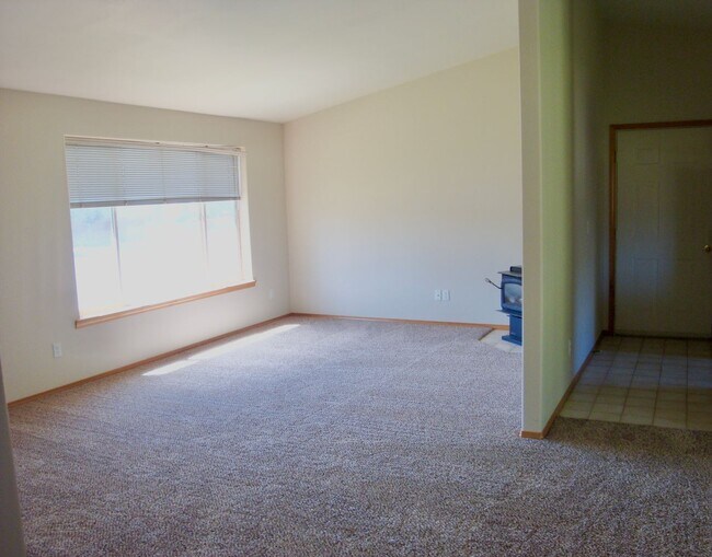 Foto del edificio - 2144 SW Reindeer Ave