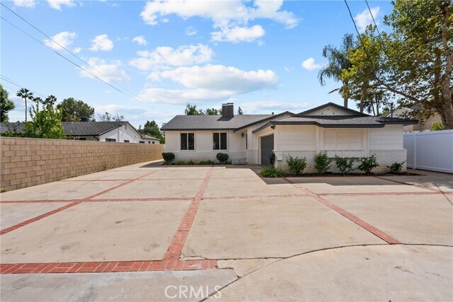 Foto del edificio - 23036 Burbank Blvd