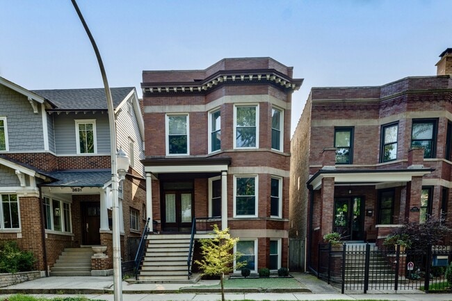 Building Photo - 3627 N Janssen Ave