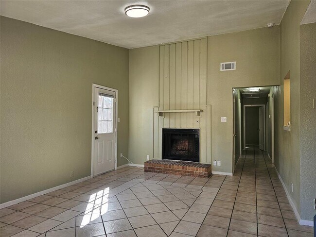 Foto del edificio - 1305 Bonnie Brae St