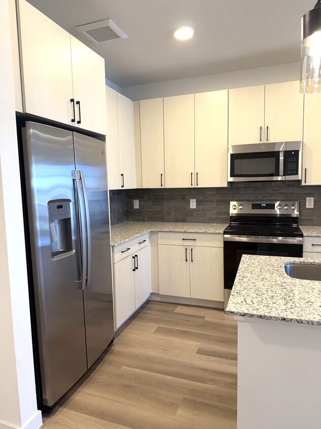 Primary Photo - 13220 Farm to Market Road 973 Apt #10108, ...