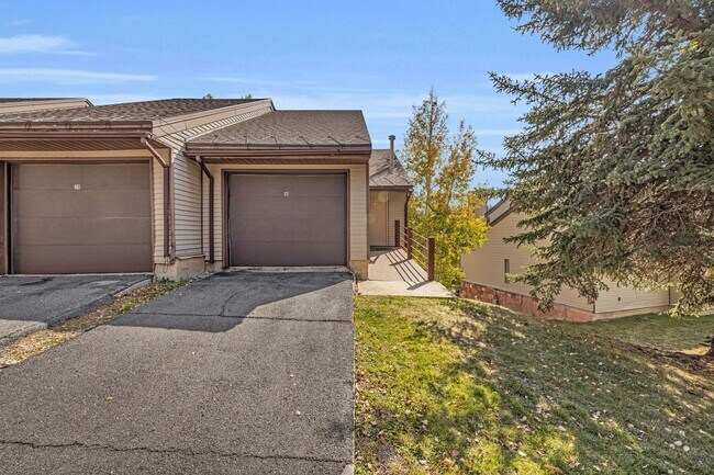 Building Photo - Circle J at Jeremy Ranch - Multiple Townho...