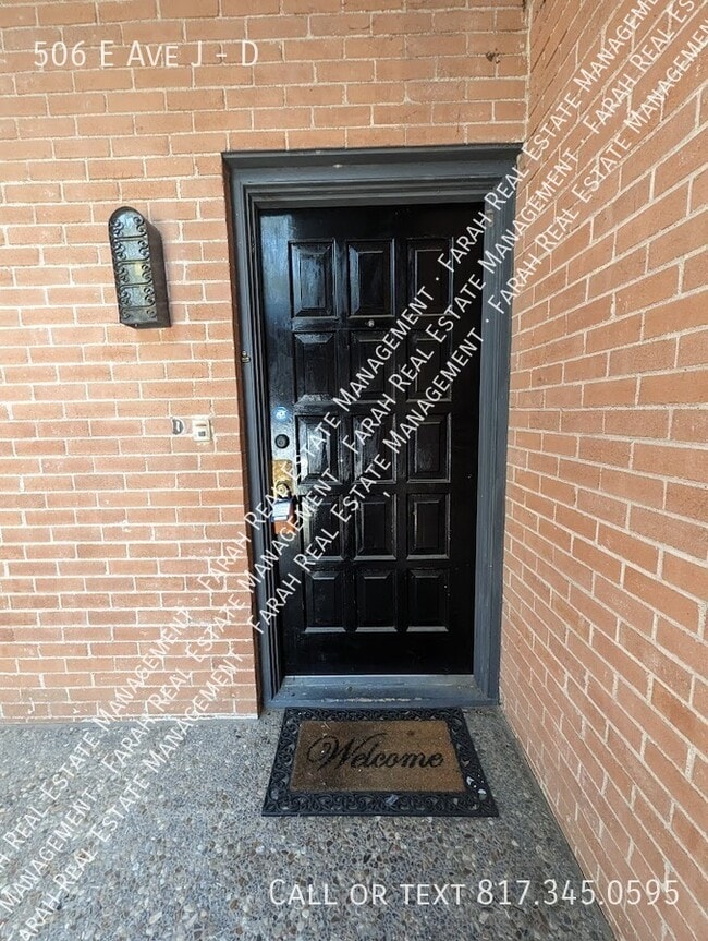 Photo - 506 E Ave J Ave Apartment