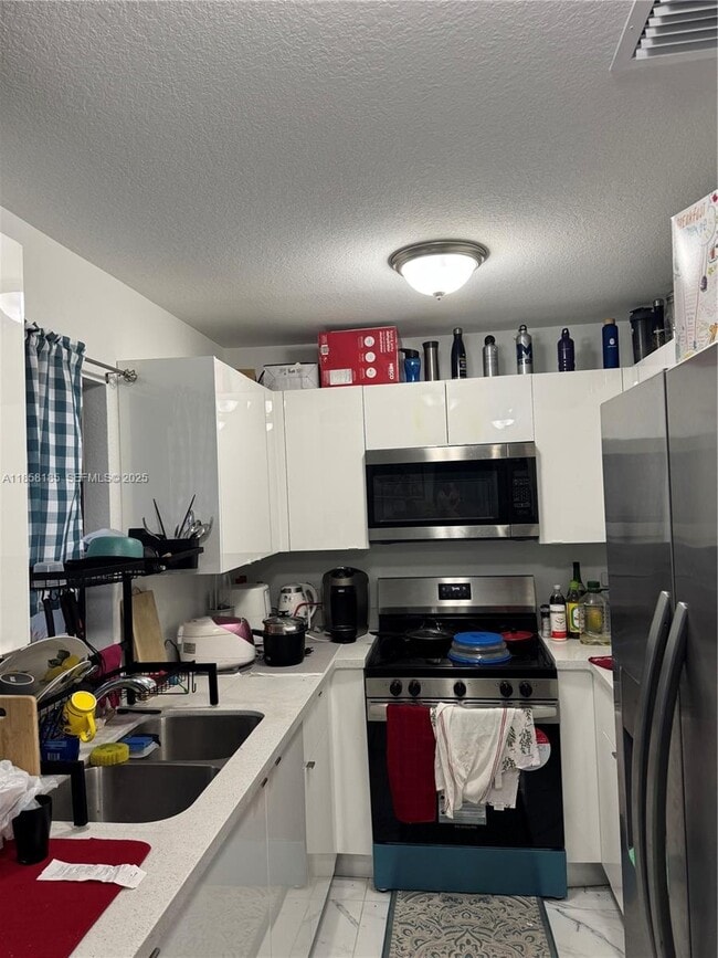 Foto del edificio - 2730 NW 44th St