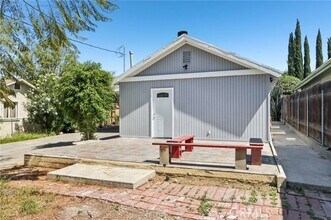 Building Photo - 11032 Scoville Ave
