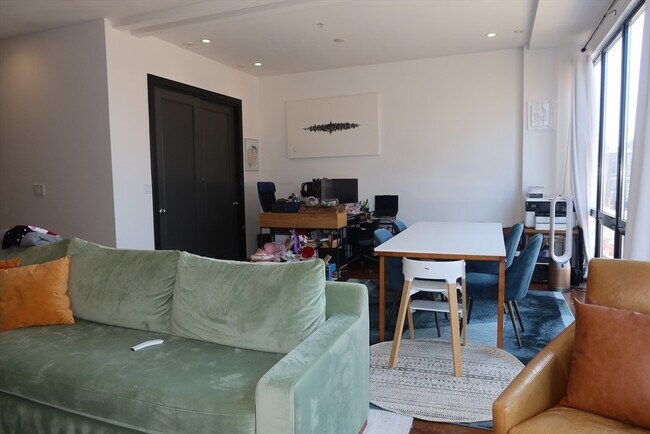 Building Photo - 36 A St