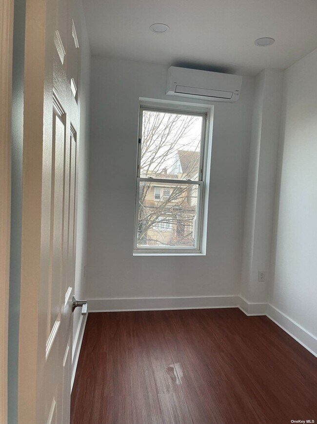 Building Photo - 89-11 91st Ave