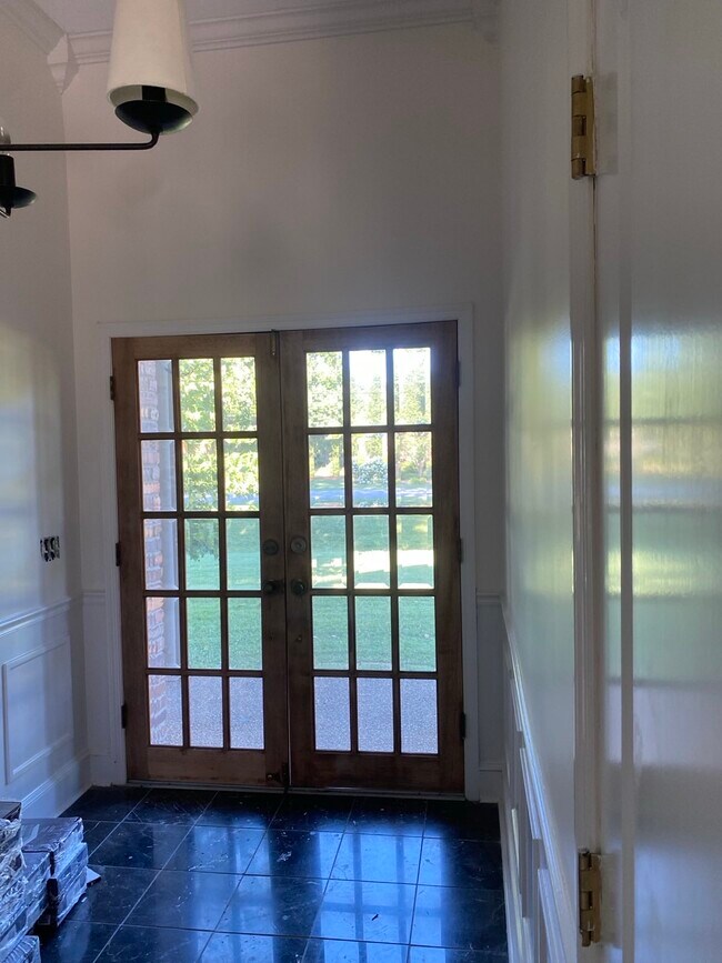 Foto del edificio - 6328 Laurelwood Dr