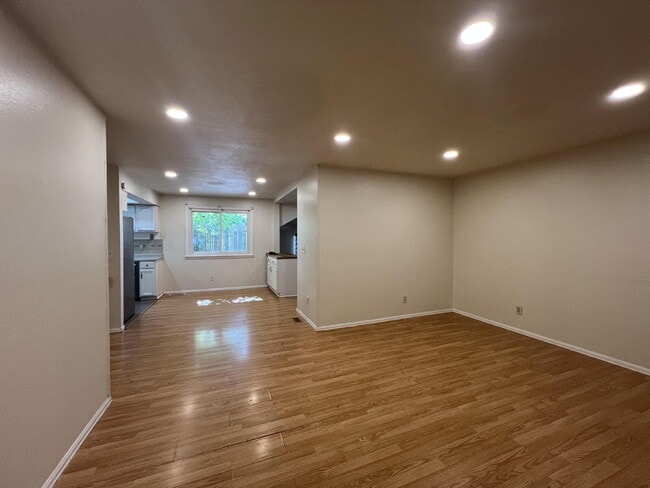 Building Photo - 13071 Irving Ct
