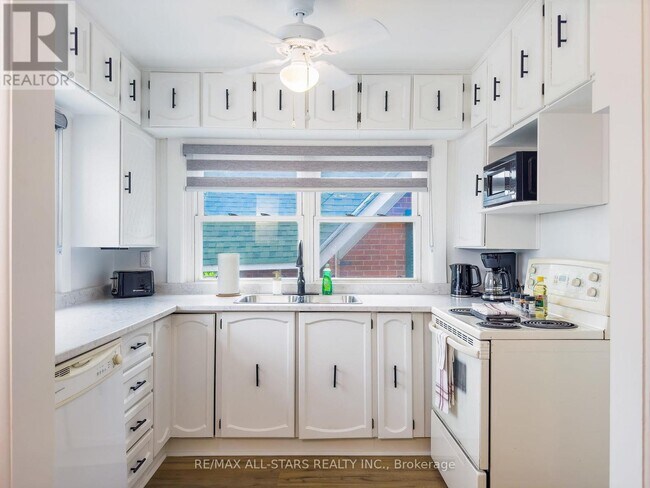 Photo du bâtiment - 36 Main St