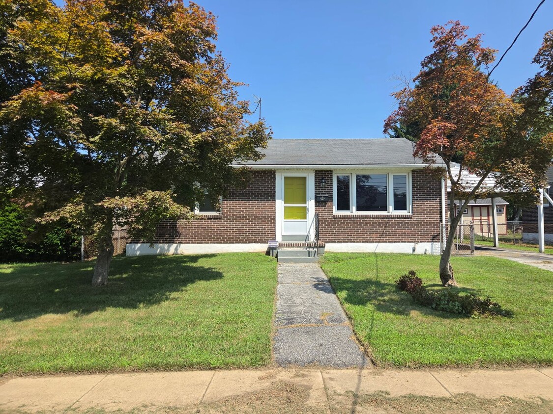 3 Bedroom Single Family Home - 3 Bedroom Single Family Home