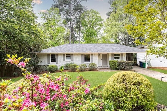 Building Photo - 1295 Lindenwood Ln NE