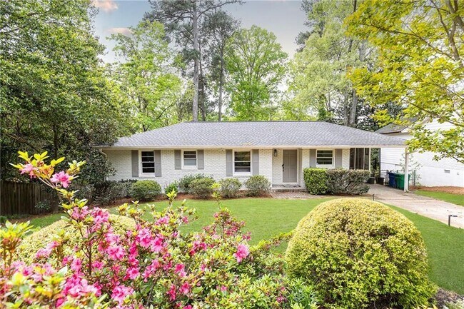 Foto del edificio - 1295 Lindenwood Ln NE