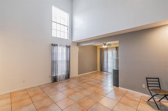 Foto del edificio - 611 Lost Springs Ct